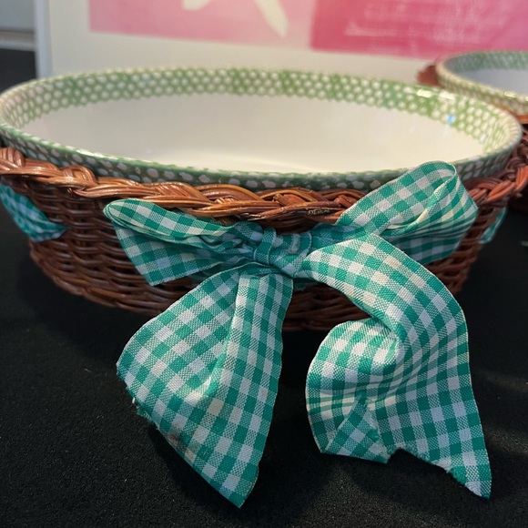 Teamson vintage casserole dishes with basket holders. 8 pounds - Picture 7 of 7